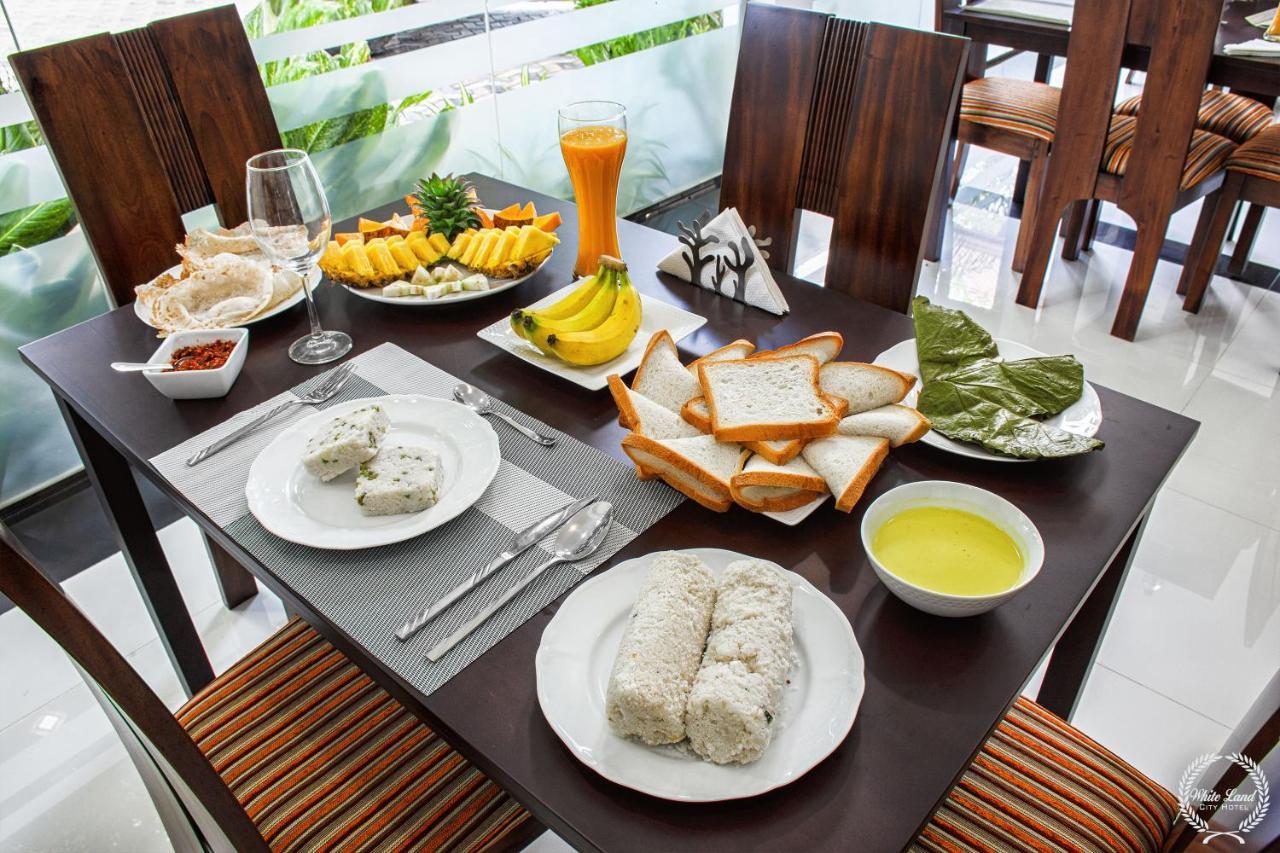 White Land City Hotel Dambulla Exterior photo
