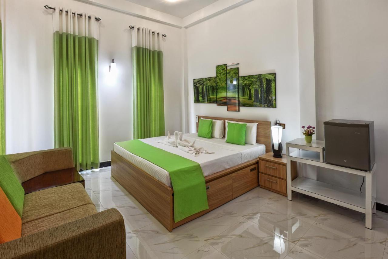 White Land City Hotel Dambulla Exterior photo
