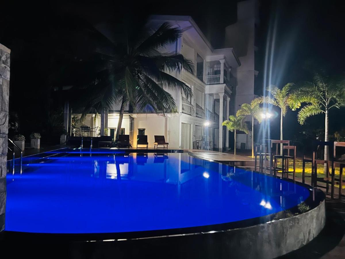 White Land City Hotel Dambulla Exterior photo