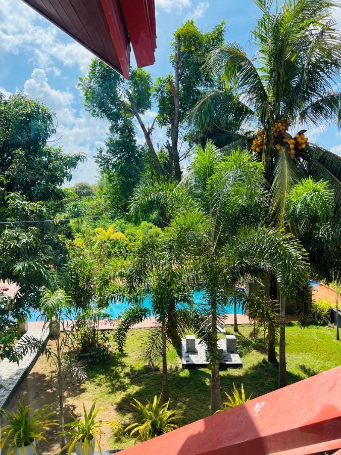 White Land City Hotel Dambulla Exterior photo