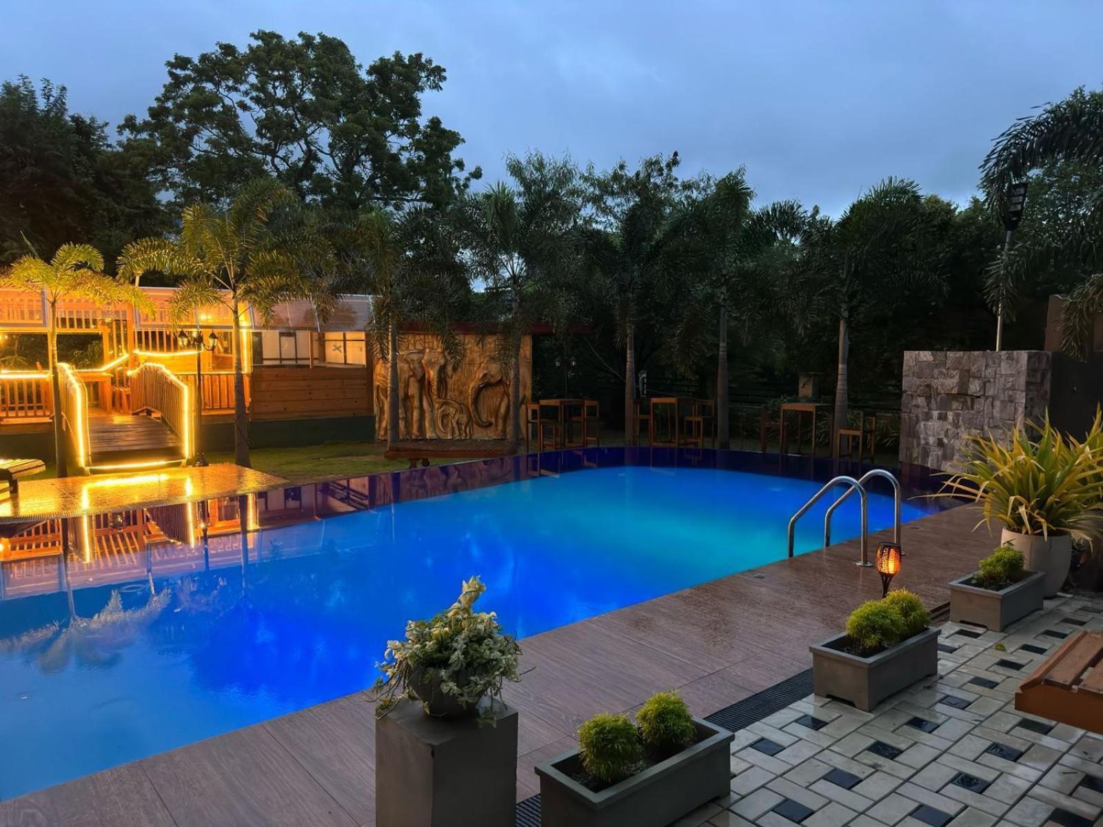 White Land City Hotel Dambulla Exterior photo