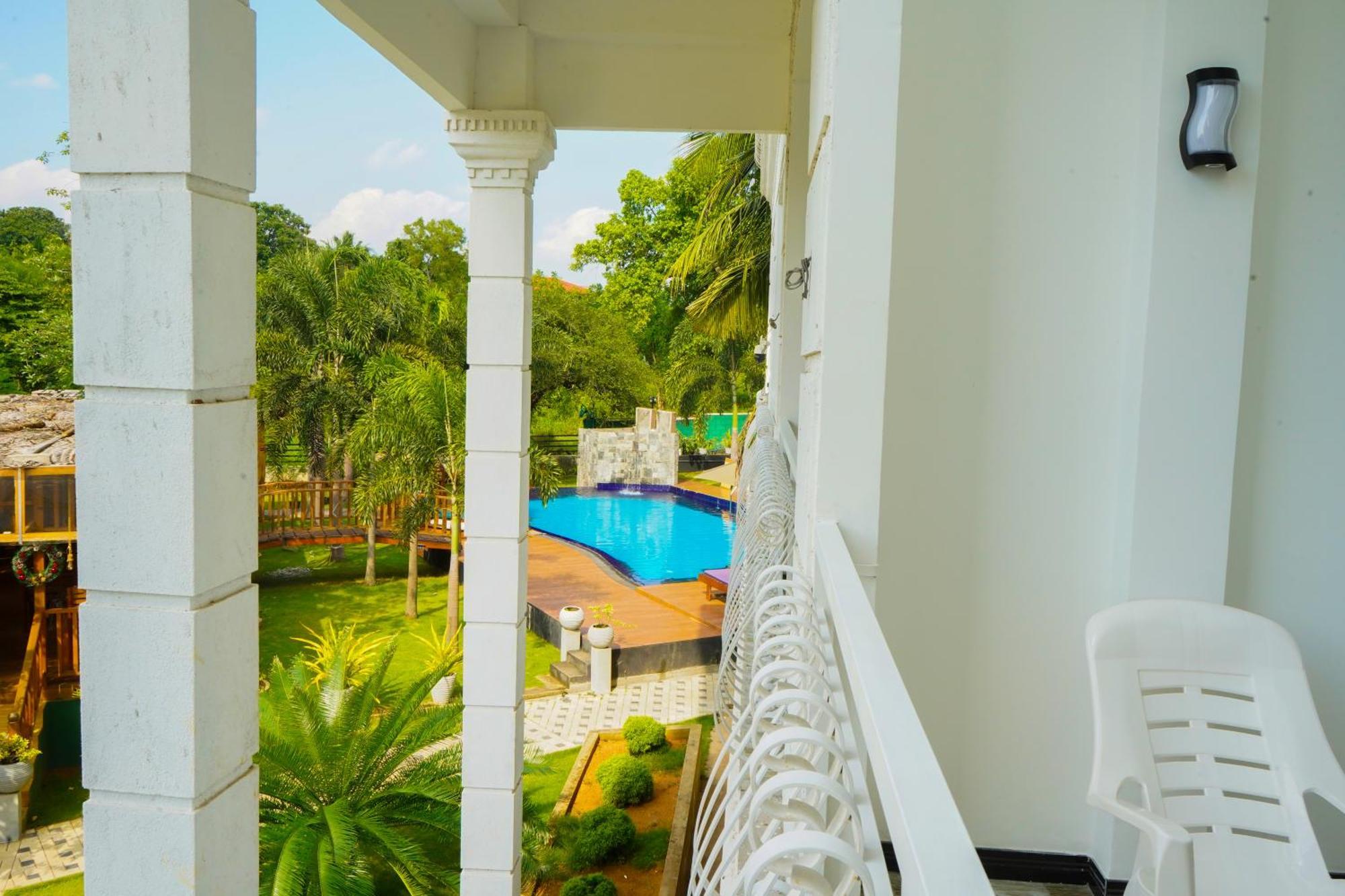 White Land City Hotel Dambulla Exterior photo